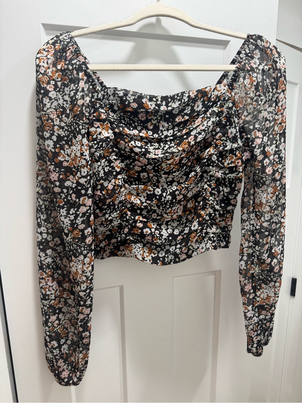 Lulu's Black Floral Ruched Square-Neck Long Sleeve Top